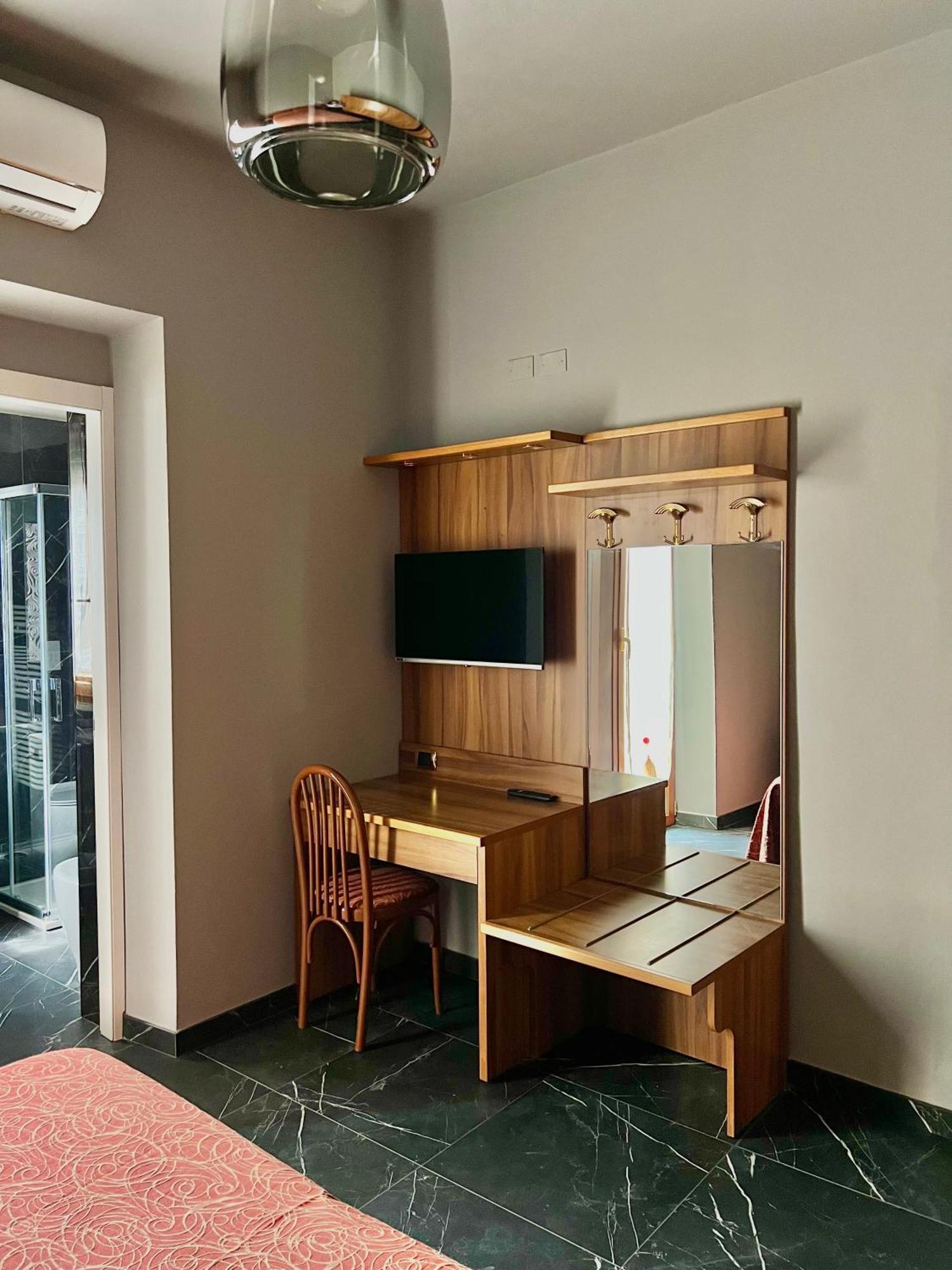 Hotel Residence Paradiso 모네글리아 외부 사진